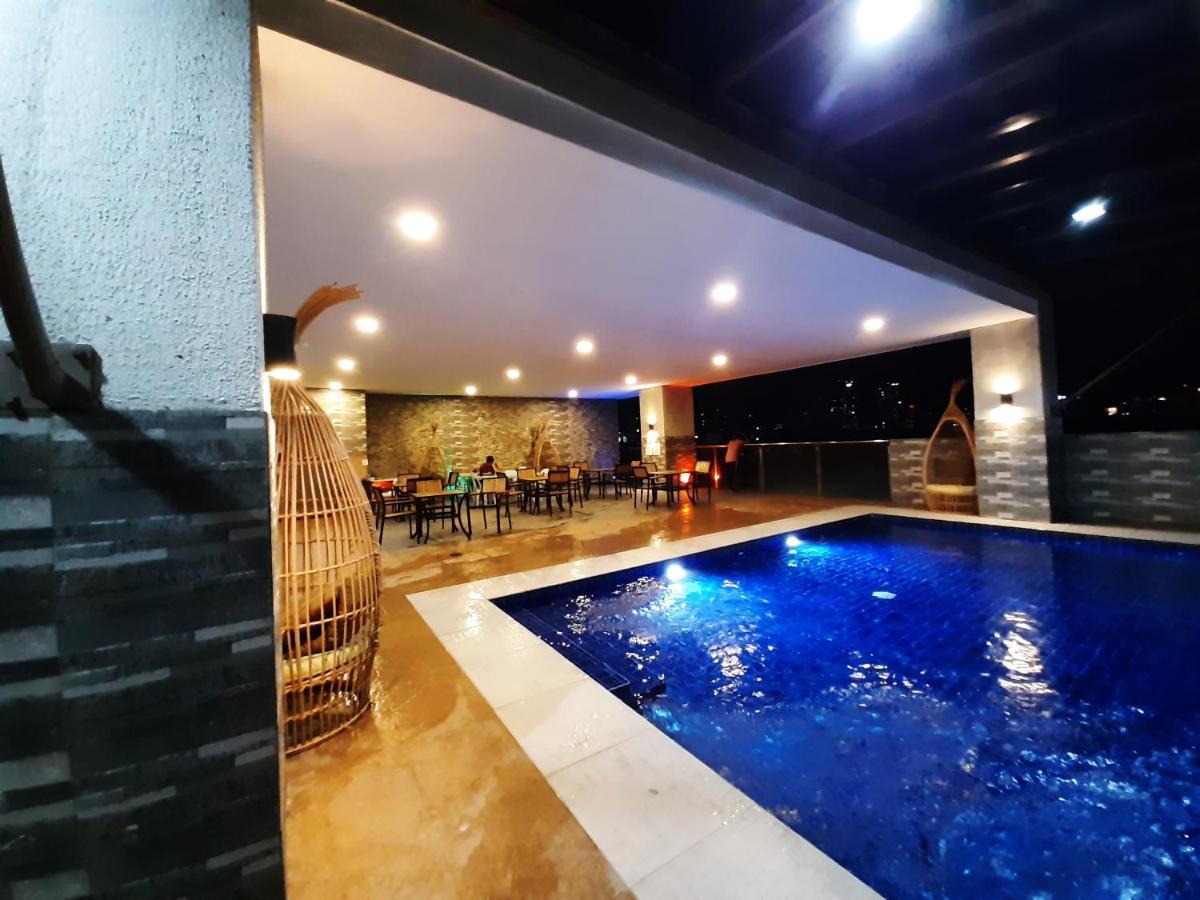 1809 Sunvida Tower Condo Across Sm City Cebu Stadt Exterior foto