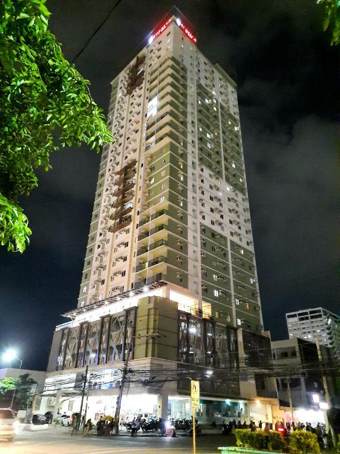 1809 Sunvida Tower Condo Across Sm City Cebu Stadt Exterior foto